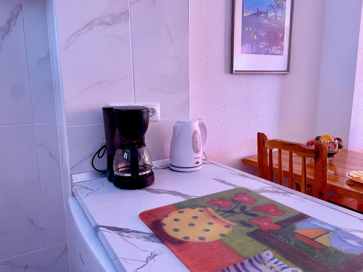 Sunny 2-Bedroom Apartment In Parque Santiago II Playa de las Americas  Eksteriør bilde