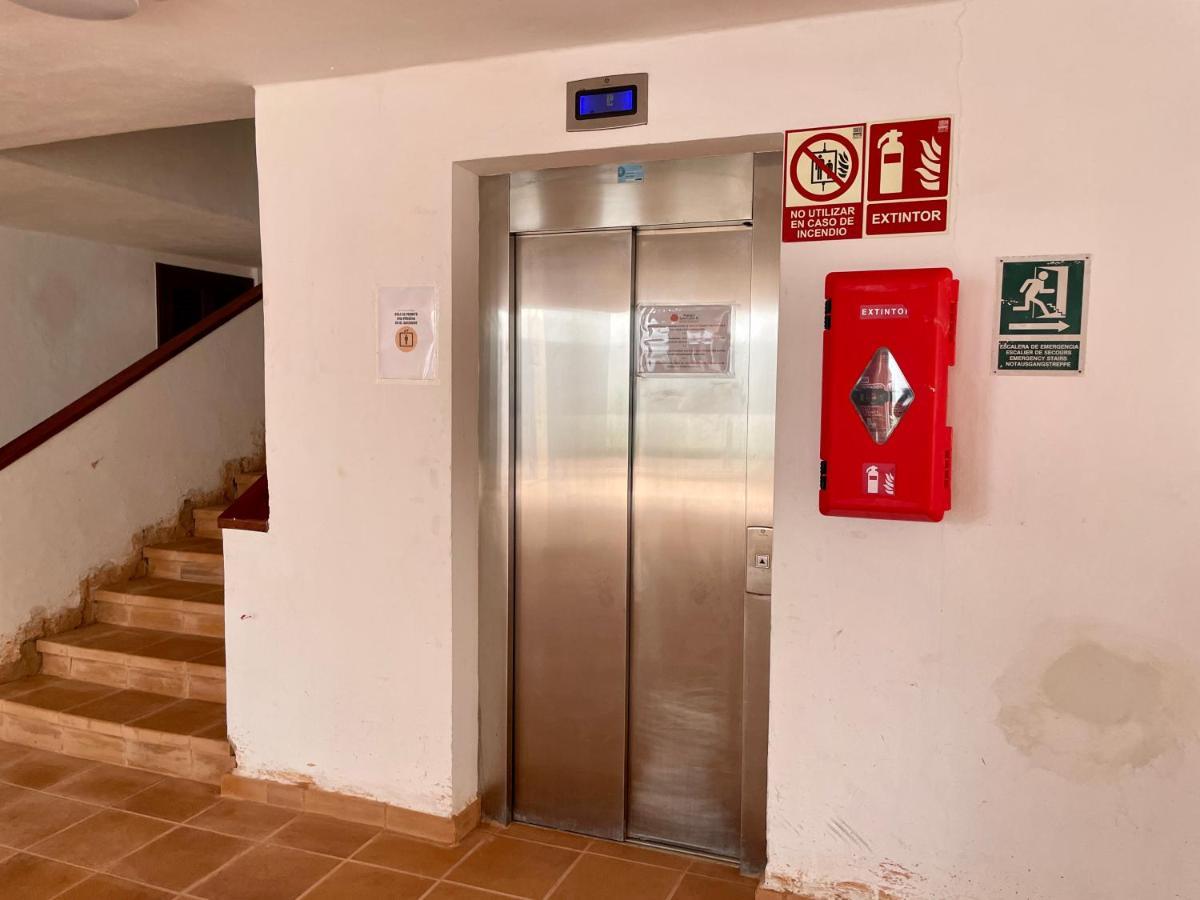 Sunny 2-Bedroom Apartment In Parque Santiago II Playa de las Americas  Eksteriør bilde