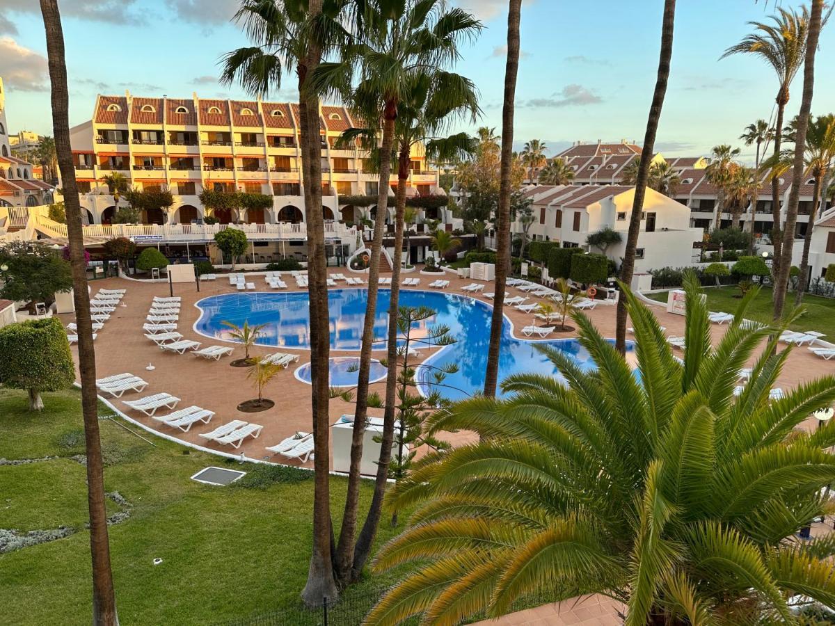 Sunny 2-Bedroom Apartment In Parque Santiago II Playa de las Americas  Eksteriør bilde