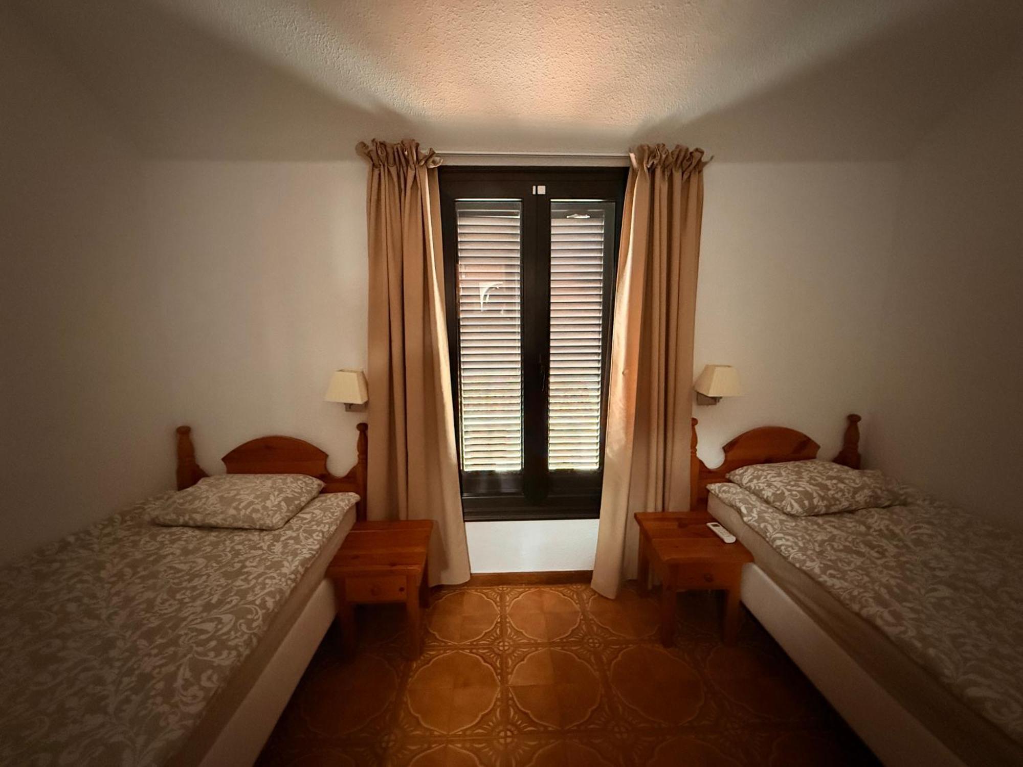 Sunny 2-Bedroom Apartment In Parque Santiago II Playa de las Americas  Eksteriør bilde